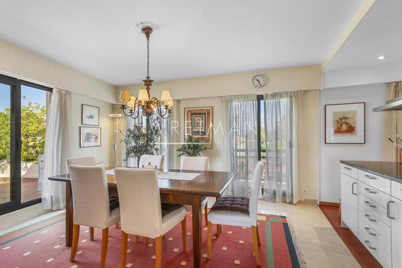 Appartement - 159 m² - 5 pièces