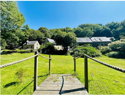 Moulin - 239 m² - 16 pièces