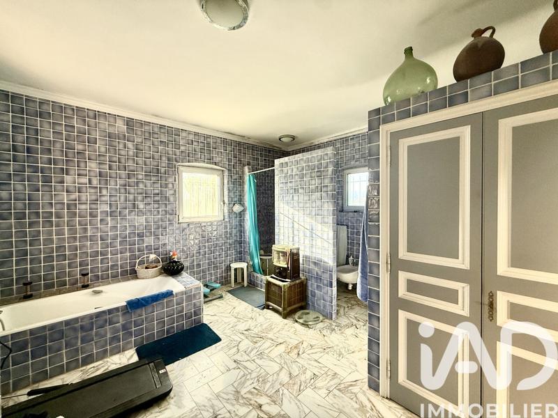 Maison - 411 m² - 17 pièces