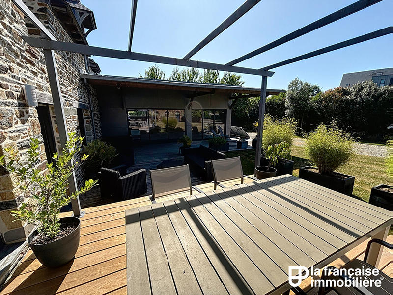 Maison - 231 m² - 6 pièces