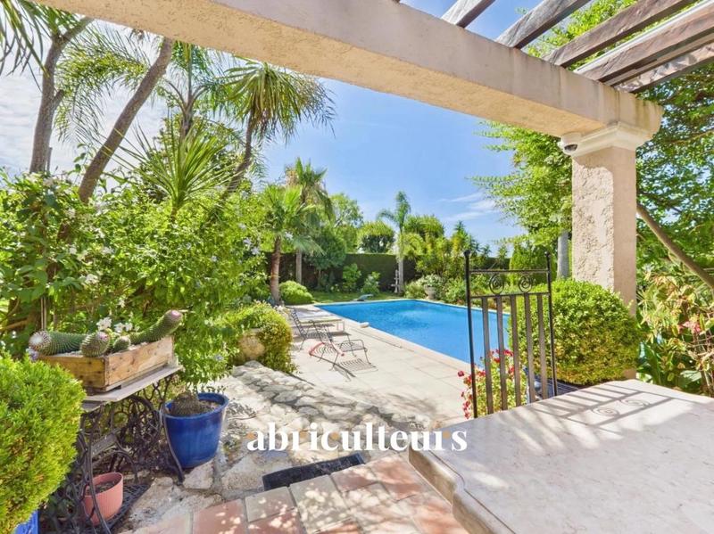 Maison ancienne - 276 m² - 7 pièces