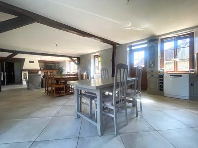 Maison - 198 m² - 10 pièces