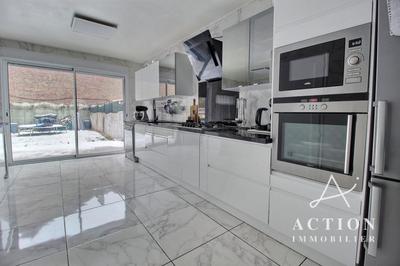 Maison - 112 m² - 4 pièces