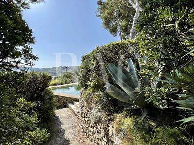 Villa - 250 m² - 7 pièces