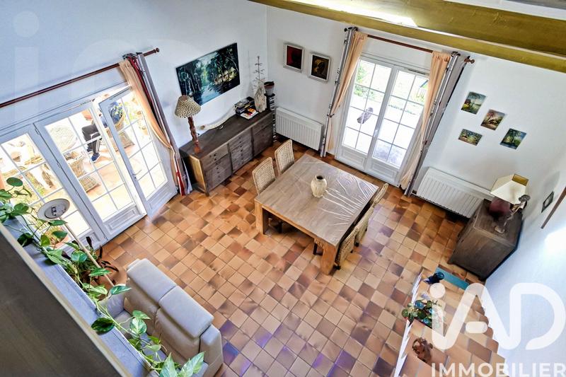 Maison - 220 m² - 5 pièces