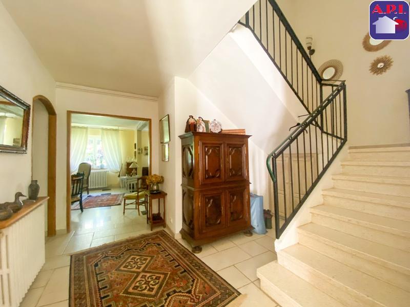 Maison - 343 m² - 9 pièces