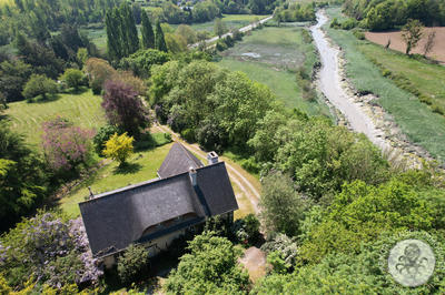 Maison - 245 m² - 10 pièces