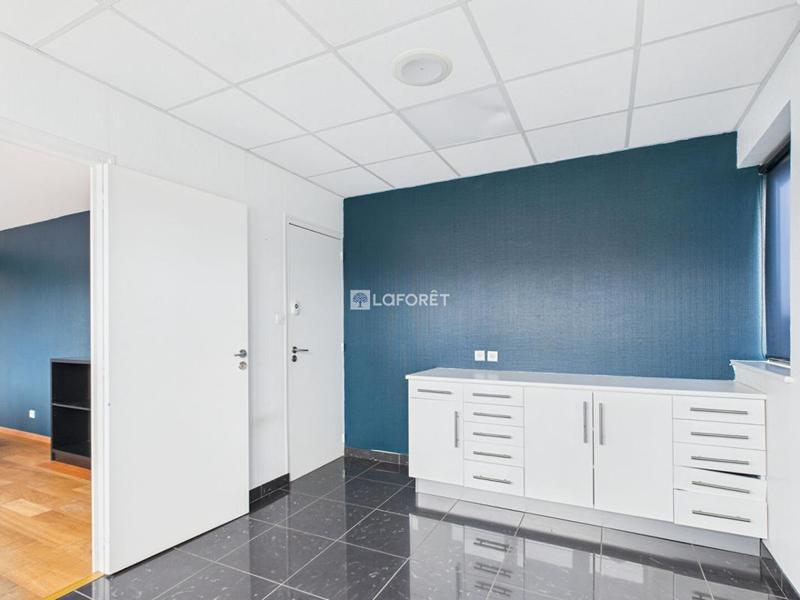 Local d'activité / Entrepôt - 104 m²