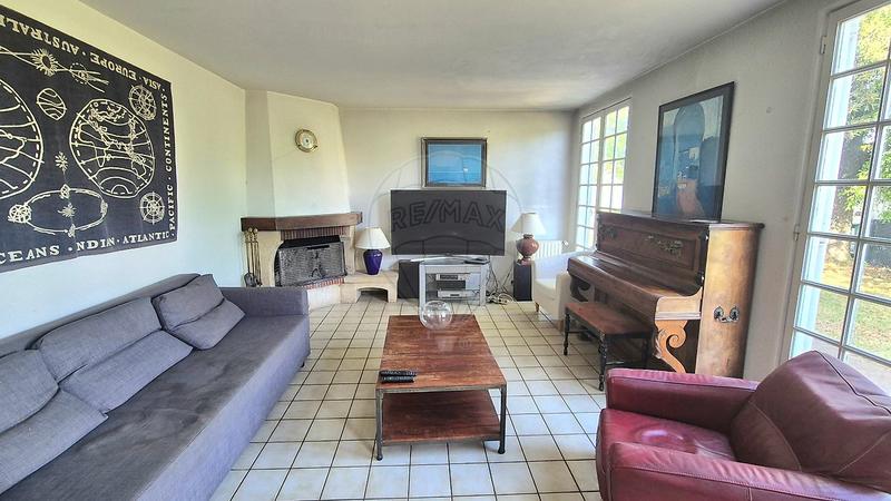 Maison - 180 m² - 7 pièces