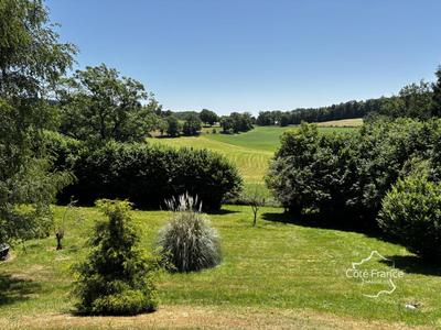 Maison - 98 m² - 5 pièces