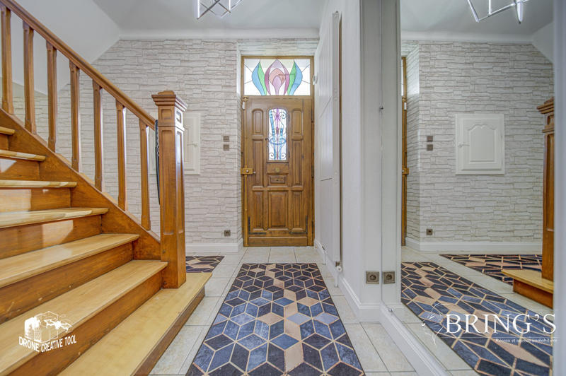 Maison - 181 m² - 10 pièces