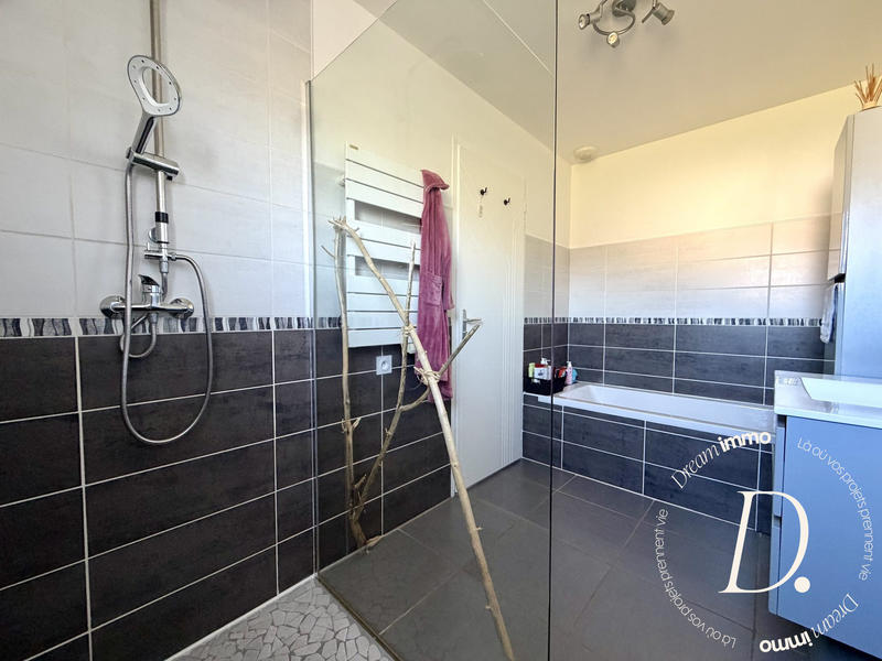 Maison - 80 m² - 4 pièces