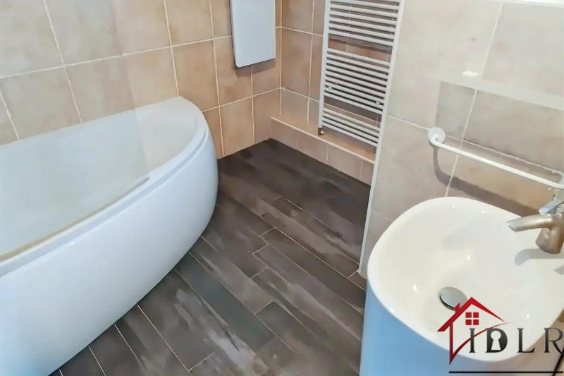 Maison - 158 m² - 8 pièces