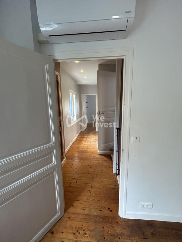 Maison - 185 m² - 10 pièces