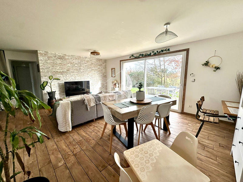 Maison - 90 m² - 4 pièces