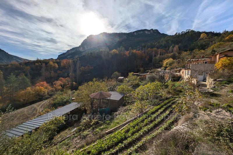 Maison - 212 m² - 9 pièces