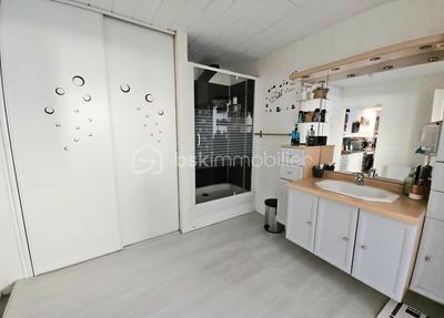 Maison - 180 m² - 5 pièces