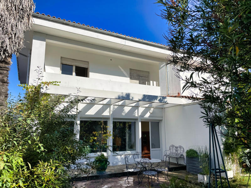 Maison de village - 319 m² - 14 pièces