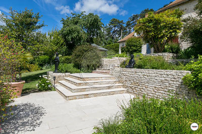 Maison - 236 m² - 9 pièces