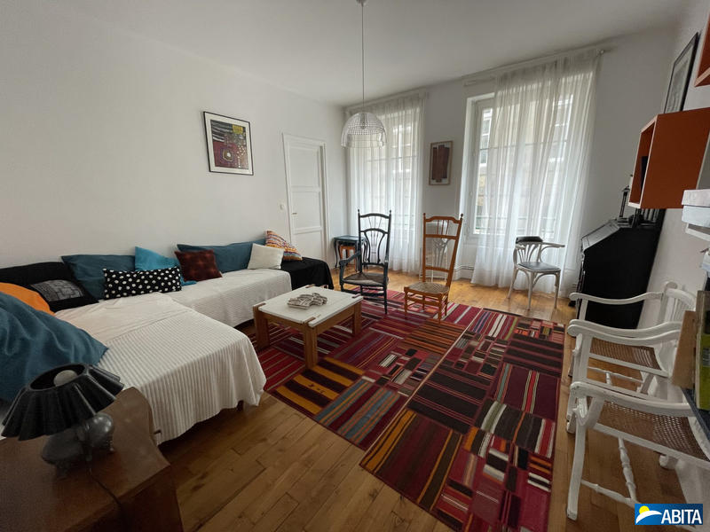 Appartement - 80 m² - 3 pièces