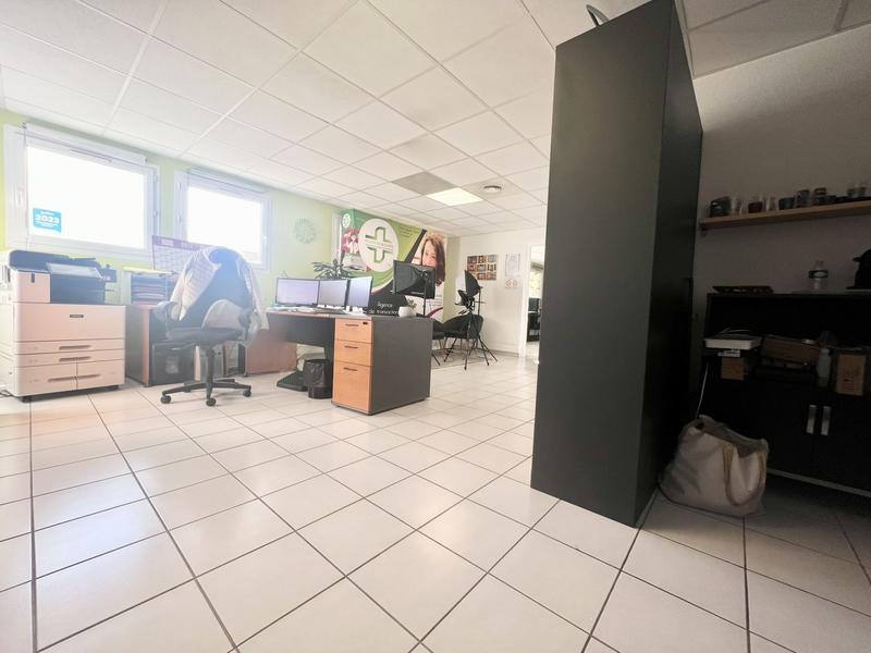 Bureau - 73 m² - 2 pièces