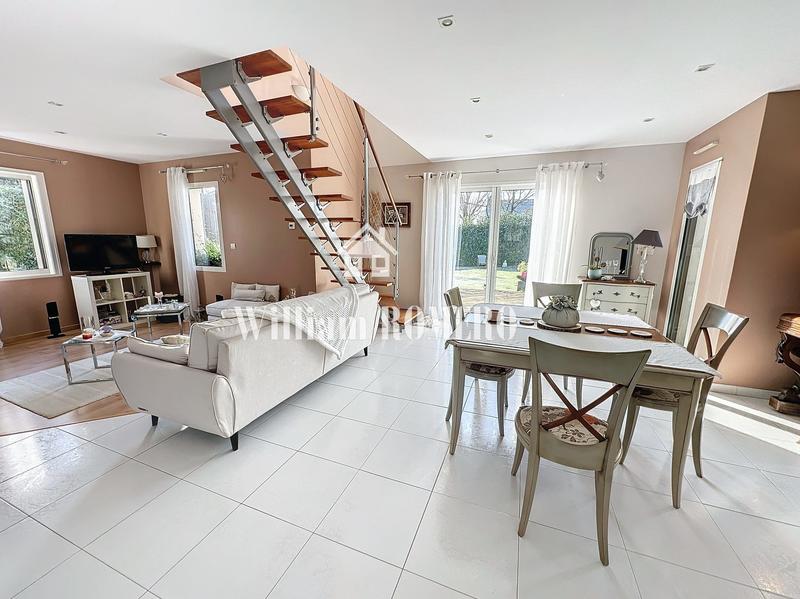 Maison - 140 m² - 6 pièces