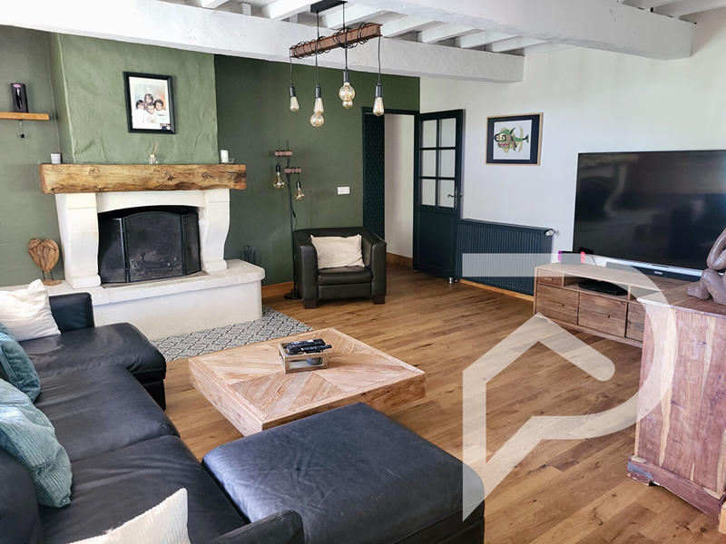 Maison - 215 m² - 8 pièces