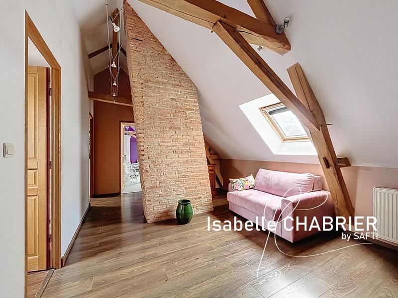 Maison - 250 m² - 9 pièces