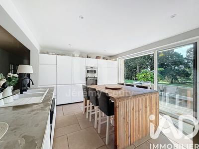 Maison - 259 m² - 10 pièces