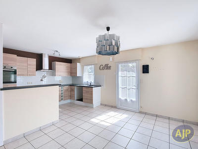Maison - 98 m² - 4 pièces