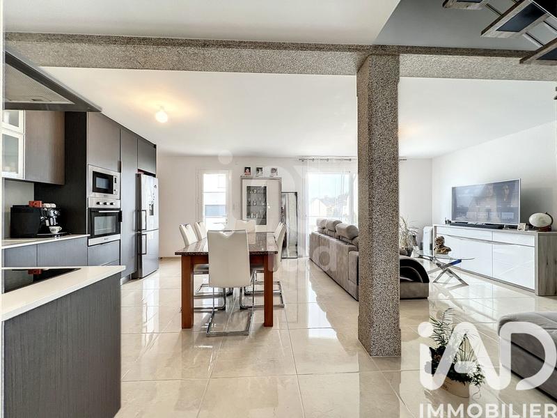 Maison - 96 m² - 5 pièces