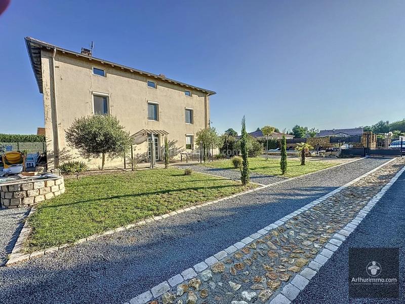 Maison - 205 m² - 6 pièces