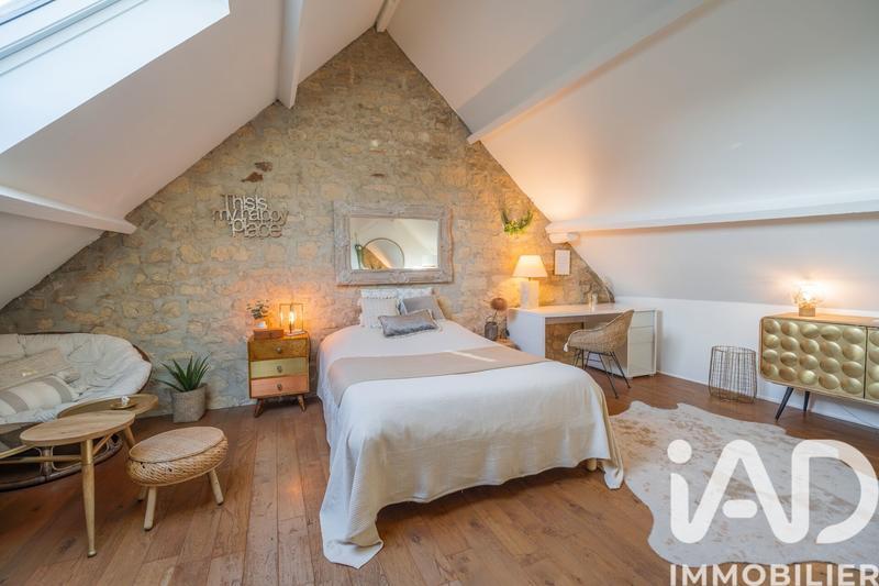 Maison - 235 m² - 8 pièces