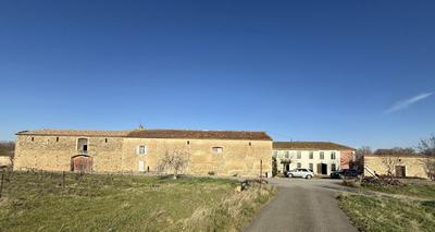 Maison - 250 m² - 5 pièces