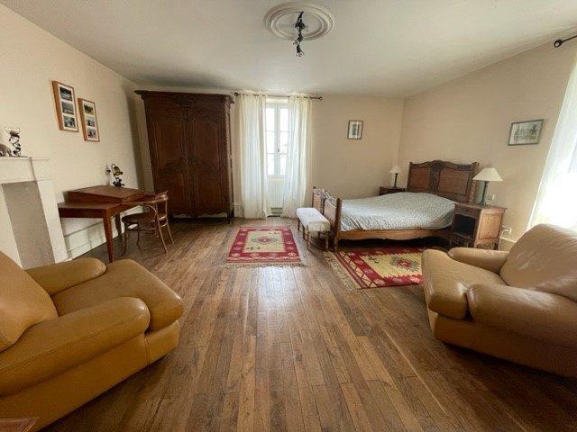 Maison - 163 m² - 7 pièces