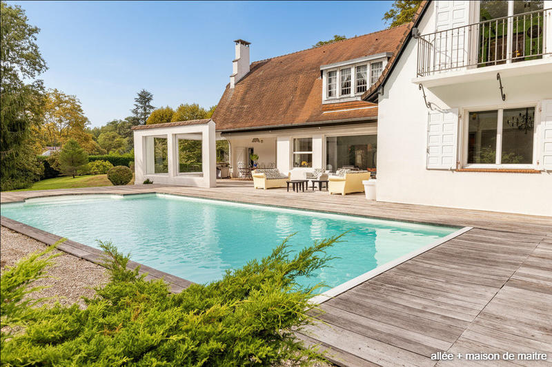 Maison - 350 m² - 9 pièces