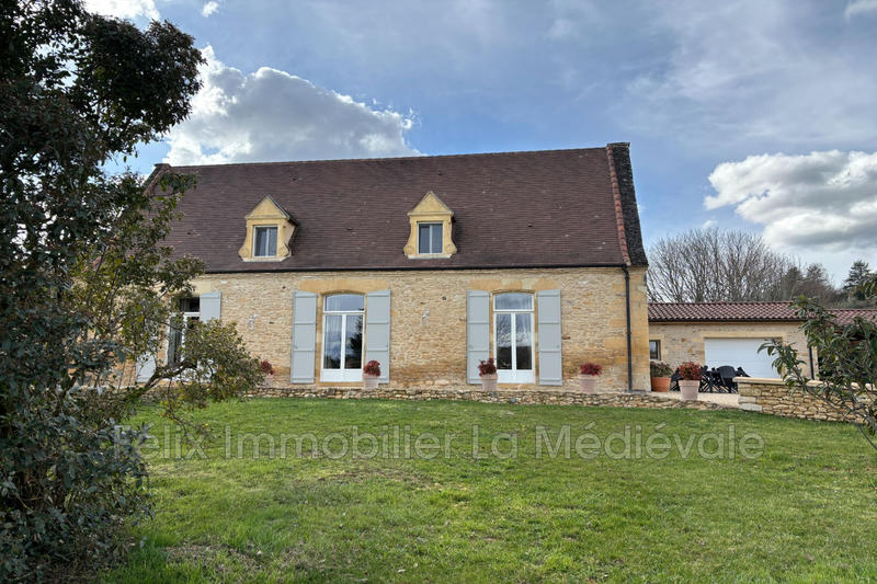 Demeure - 218 m² - 5 pièces