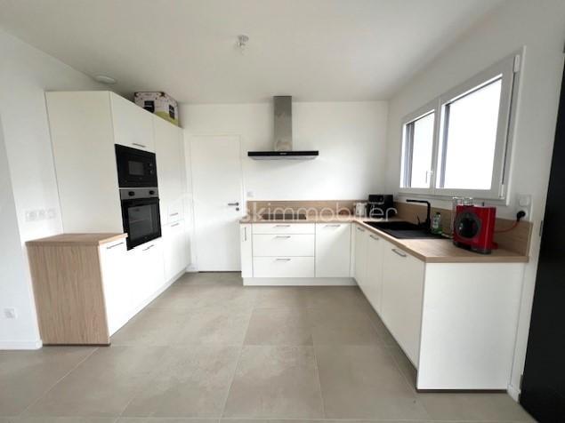 Maison - 90 m² - 5 pièces