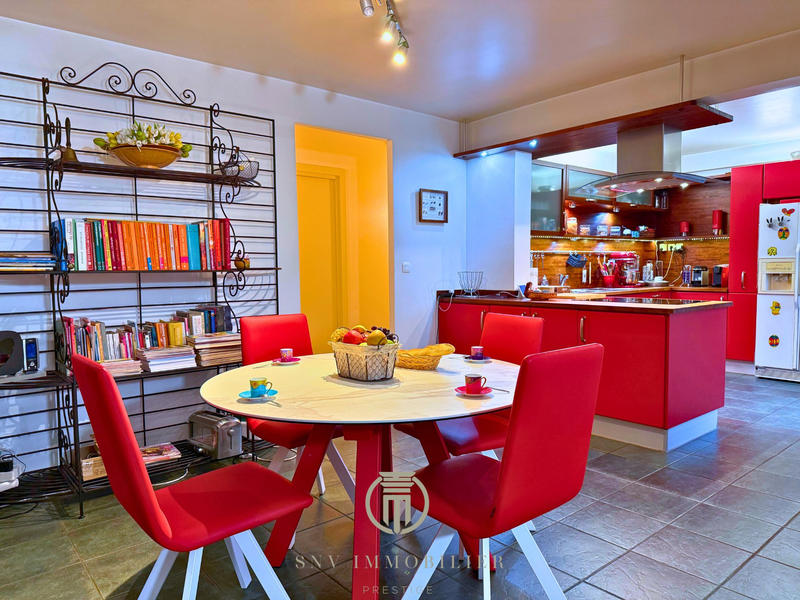 Villa - 247 m² - 7 pièces