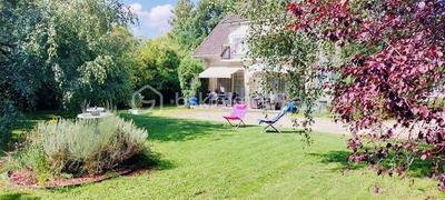 Demeure - 395 m² - 10 pièces