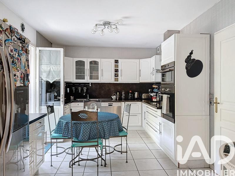 Maison - 248 m² - 8 pièces