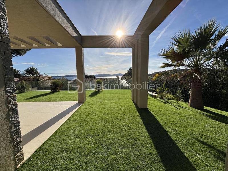 Maison - 262 m² - 5 pièces