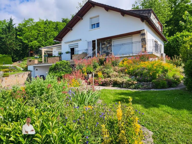 Villa - 206 m² - 9 pièces