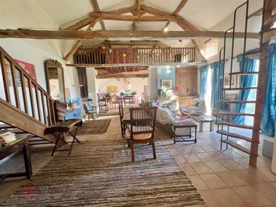 Corps de ferme - 260 m² - 10 pièces