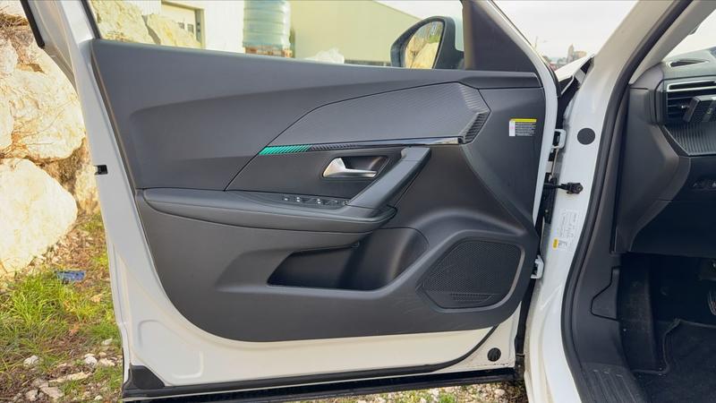 Peugeot 2008 II 1.2 Puretech 130 Eat8 Allure Business