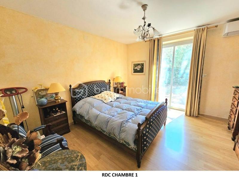 Maison - 210 m² - 6 pièces