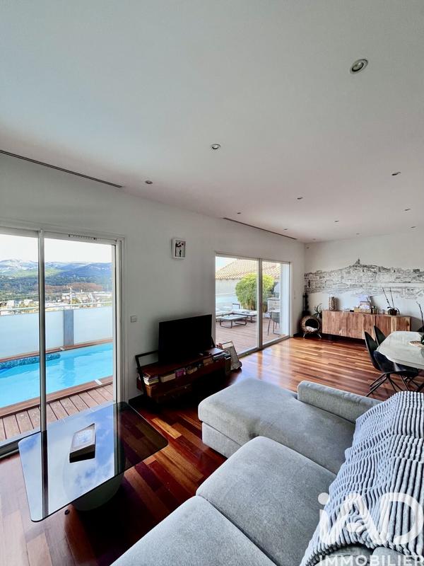 Maison - 120 m² - 5 pièces