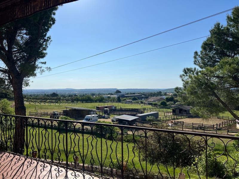 Maison - 260 m² - 6 pièces