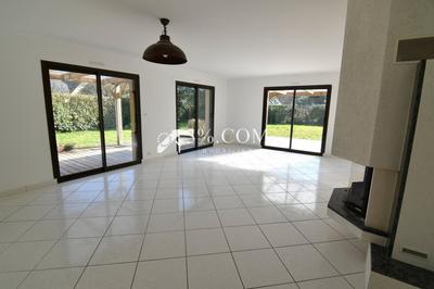 Maison - 270 m² - 13 pièces