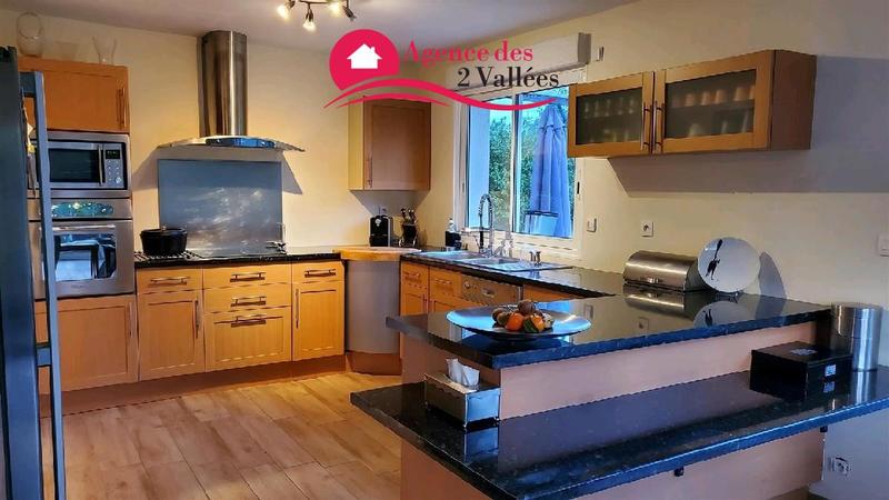 Maison - 178 m² - 9 pièces